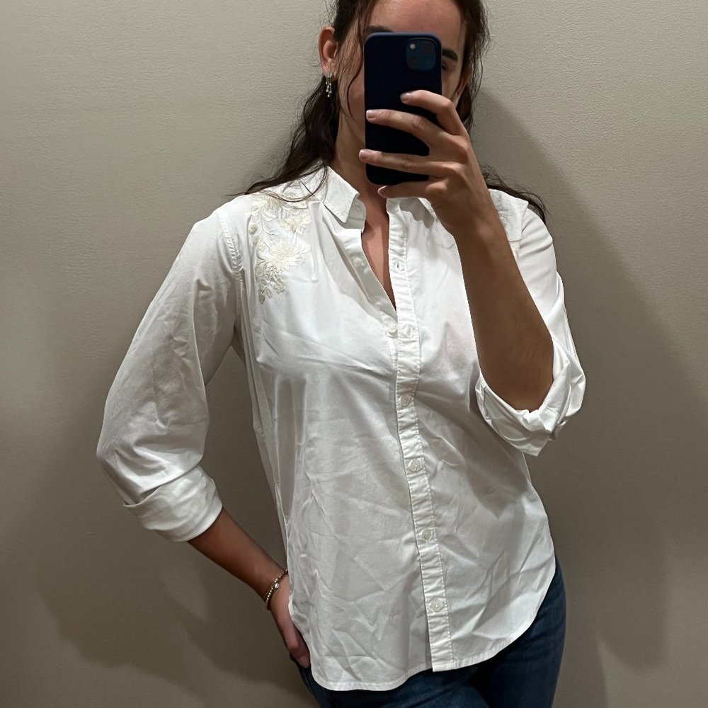 Abercrombie & Fitch Embroidered White Button-Down Size L